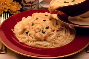 Spaghetti mit Sahnesauce