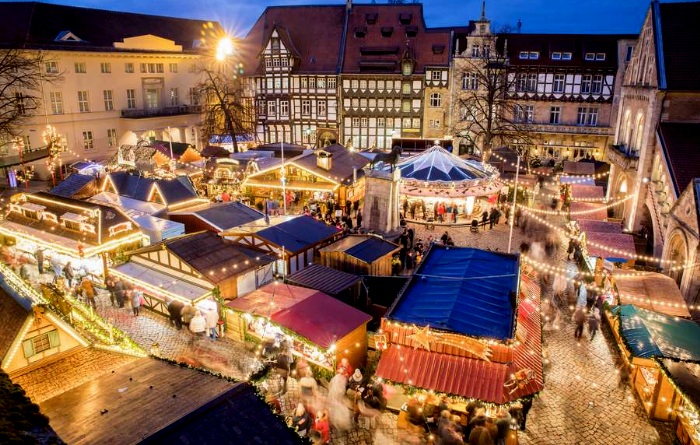 Festliche Stimmung in historischem Ambiente. Der Braunschweiger Weihnachtsmarkt hat über 500 Jahre Tradition.