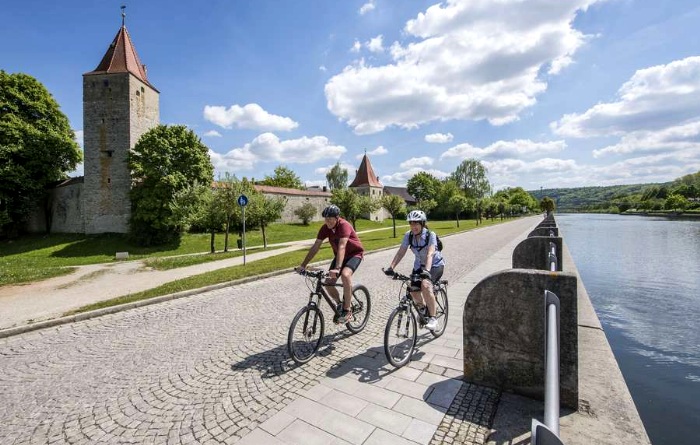 Mit dem Rad an Flüssen und Seen entlang