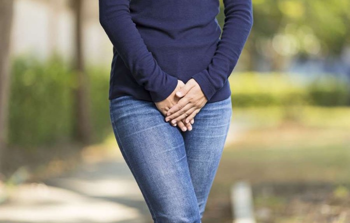 Tabuthema Scheidentrockenheit. Hormonfreie Hilfe für die Intimzone. Tabuthema Scheidentrockenheit. Hormonfreie Hilfe für die Intimzone.