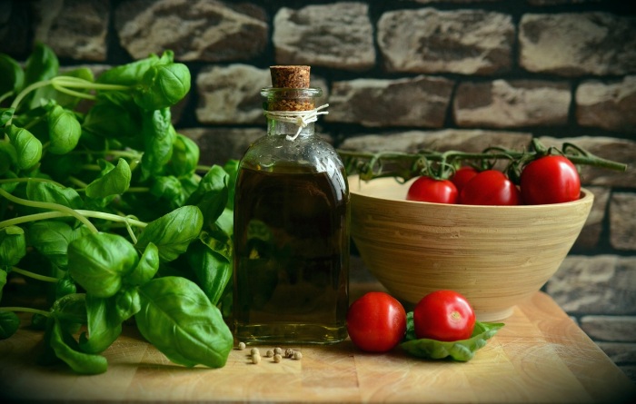Weizenkeimöl als Alternative für pharmazeutische Präparate und Produkte zur Pflege Weizenkeimöl als Alternative für pharmazeutische Präparate und Produkte zur Pflege