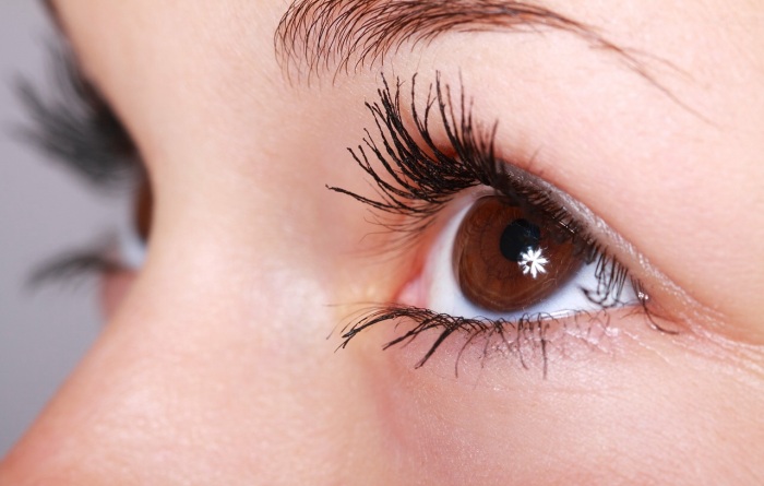 Wimpern mit Naturkosmetik verschönern Wimpern mit Naturkosmetik verschönern